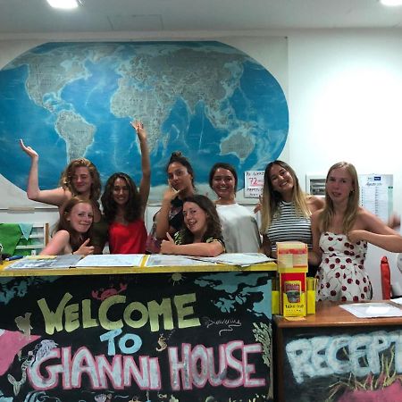 Gianni House Backpackers Hostel Giardini-Naxos Exterior foto